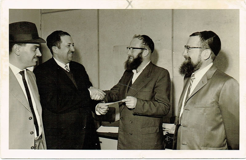 אימוץ איגוד הרבנים בארה"ב בישיבה